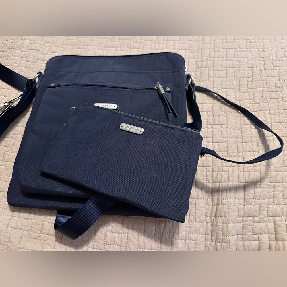 Navy Baggallini Crossbody Go Bagg With RFID Phone Wristlet